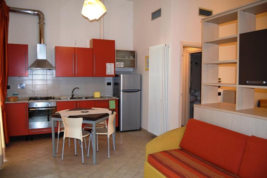 Oasi Del Mare Aparthotel Tirrenia Eksteriør bilde